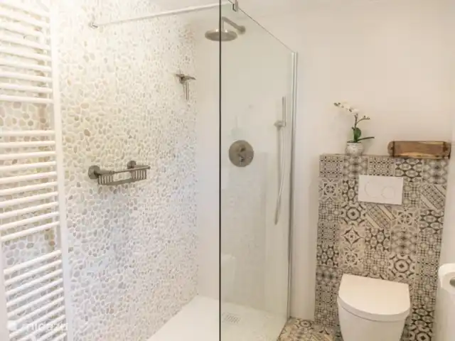 Villa la Siësta huren in Spanje, Costa Blanca, Moraira - vakantiehuis Moderne badkamer met toilet, douche en wastafel