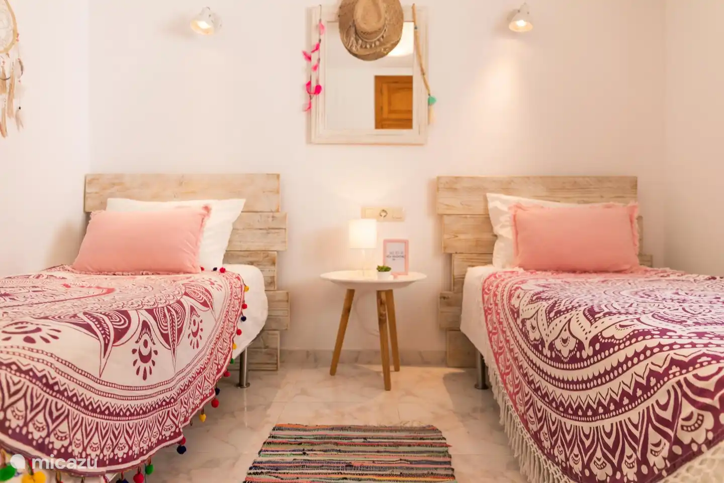 Chambre avec deux lits simples