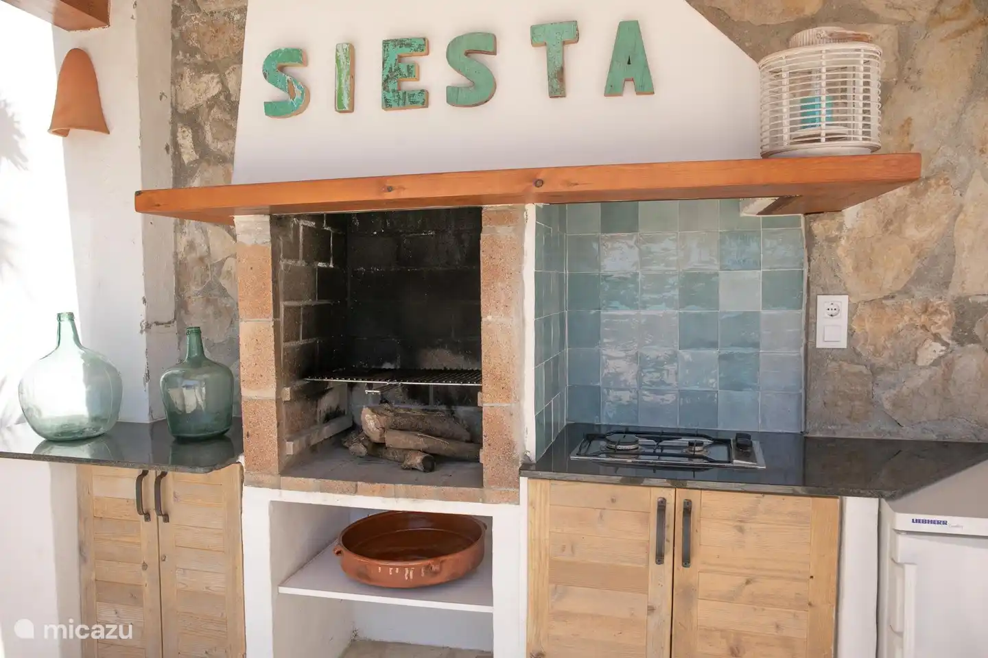 La cuisine extérieure de la Villa la Siësta