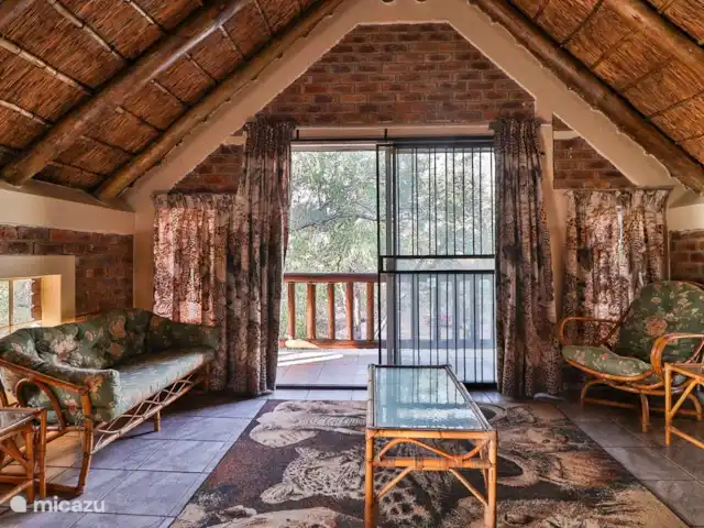 Maison de la rivière Marlothi | Afrique du Sud, Mpumalanga, Marloth Park - maison de vacances Le loft à l'étage pour se détendre après une journée riche en impressions.