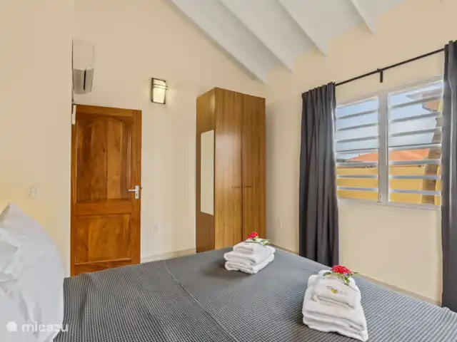 Villa de luxe II avec piscine à Curaçao | Curaçao, Banda Abou (ouest), Big Mountain - villa Chambre
Lit double
Armoire
Serviettes