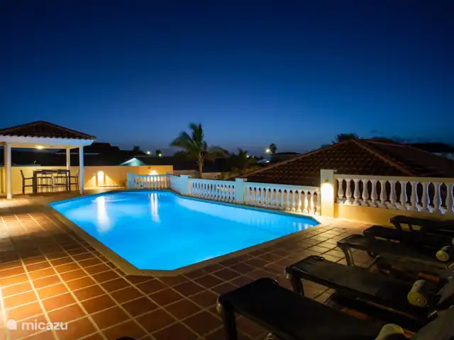 Villa de luxe II avec piscine à Curaçao | Curaçao, Banda Abou (ouest), Big Mountain - villa Piscine
Soir
Vue
Chaises longues