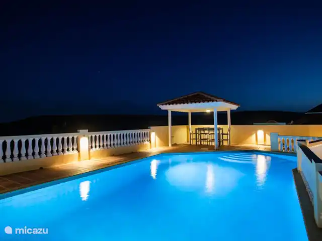 Villa de luxe II avec piscine à Curaçao | Curaçao, Banda Abou (ouest), Big Mountain - villa Piscine
Soir
Vue
Chaises longues