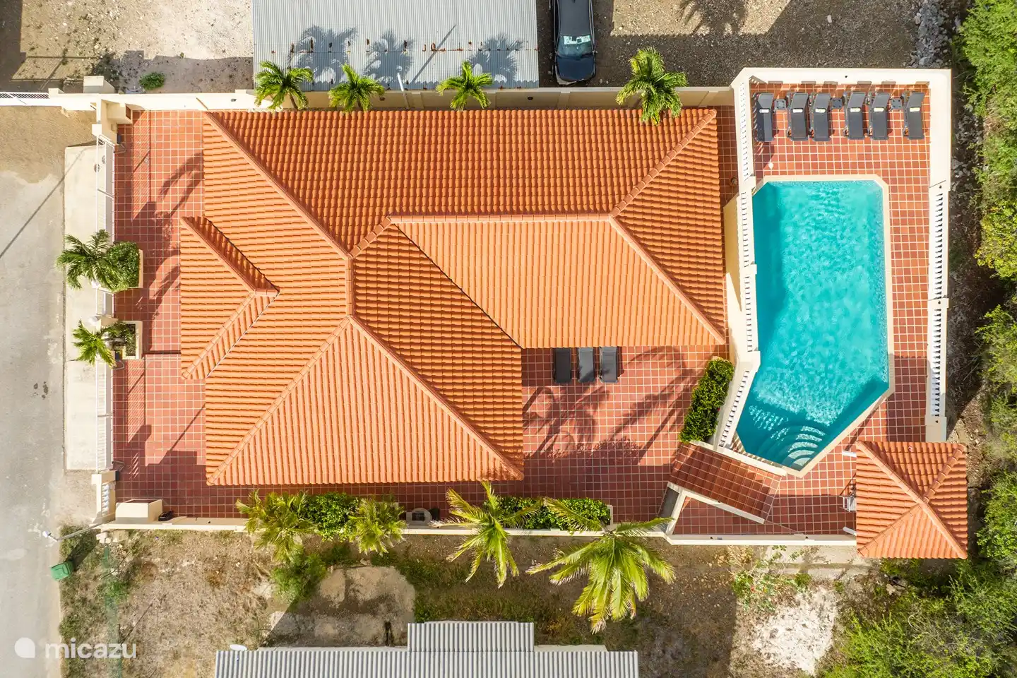 Gebäude
Schwimmbad