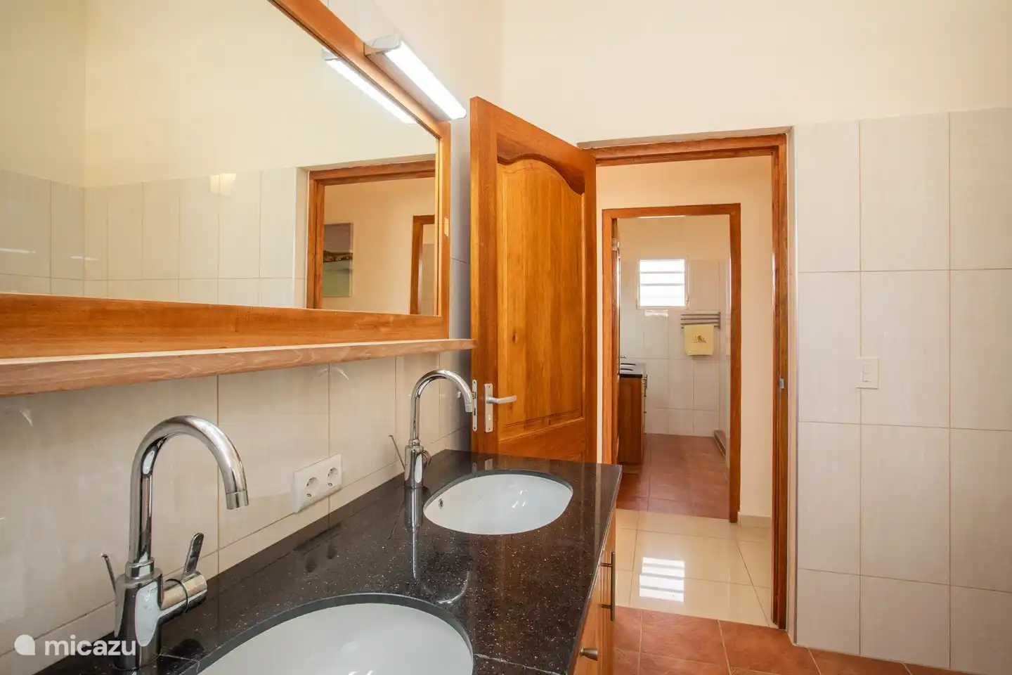 Badezimmer
Waschtische
Handtücher