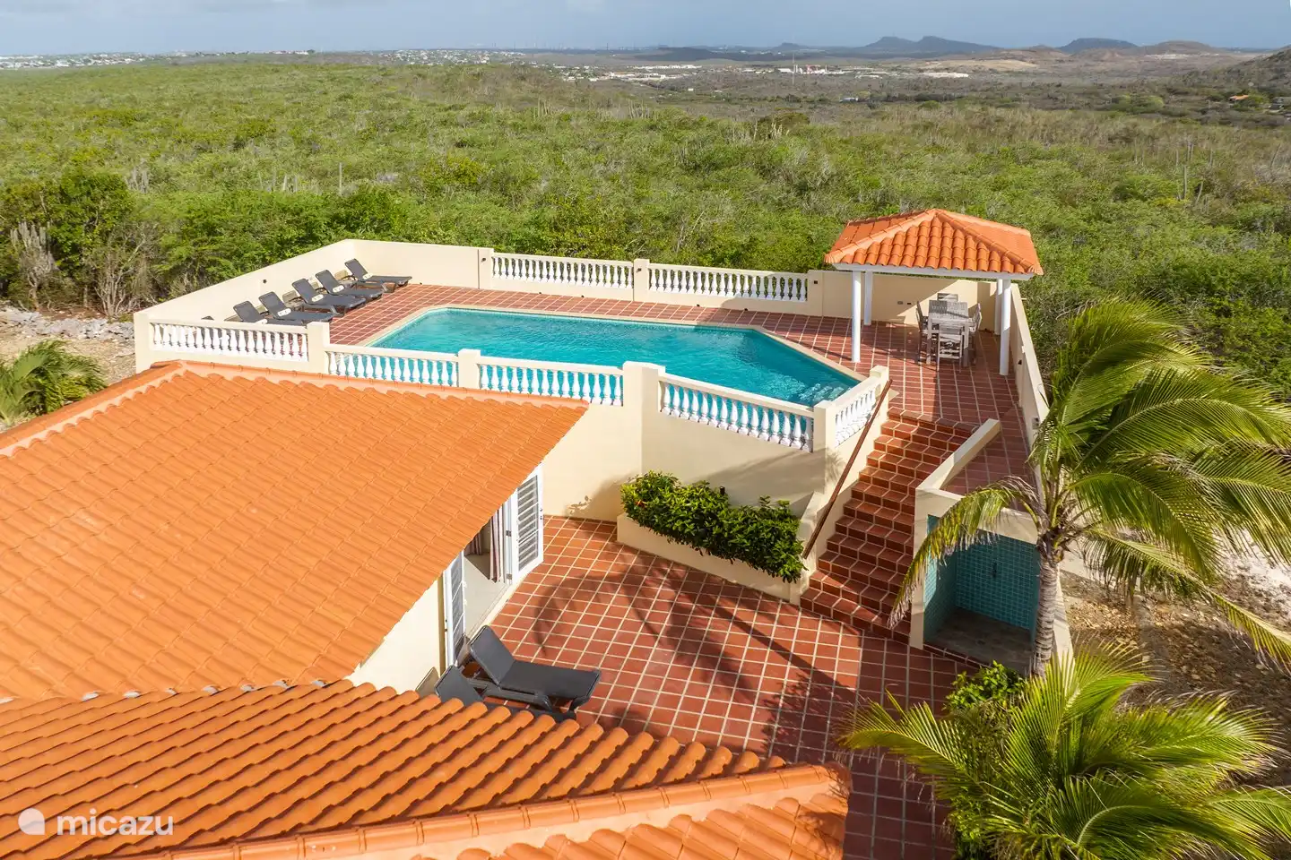 Sitzecke
Schwimmbad
Ansehen
Sonnenliegen
Ort