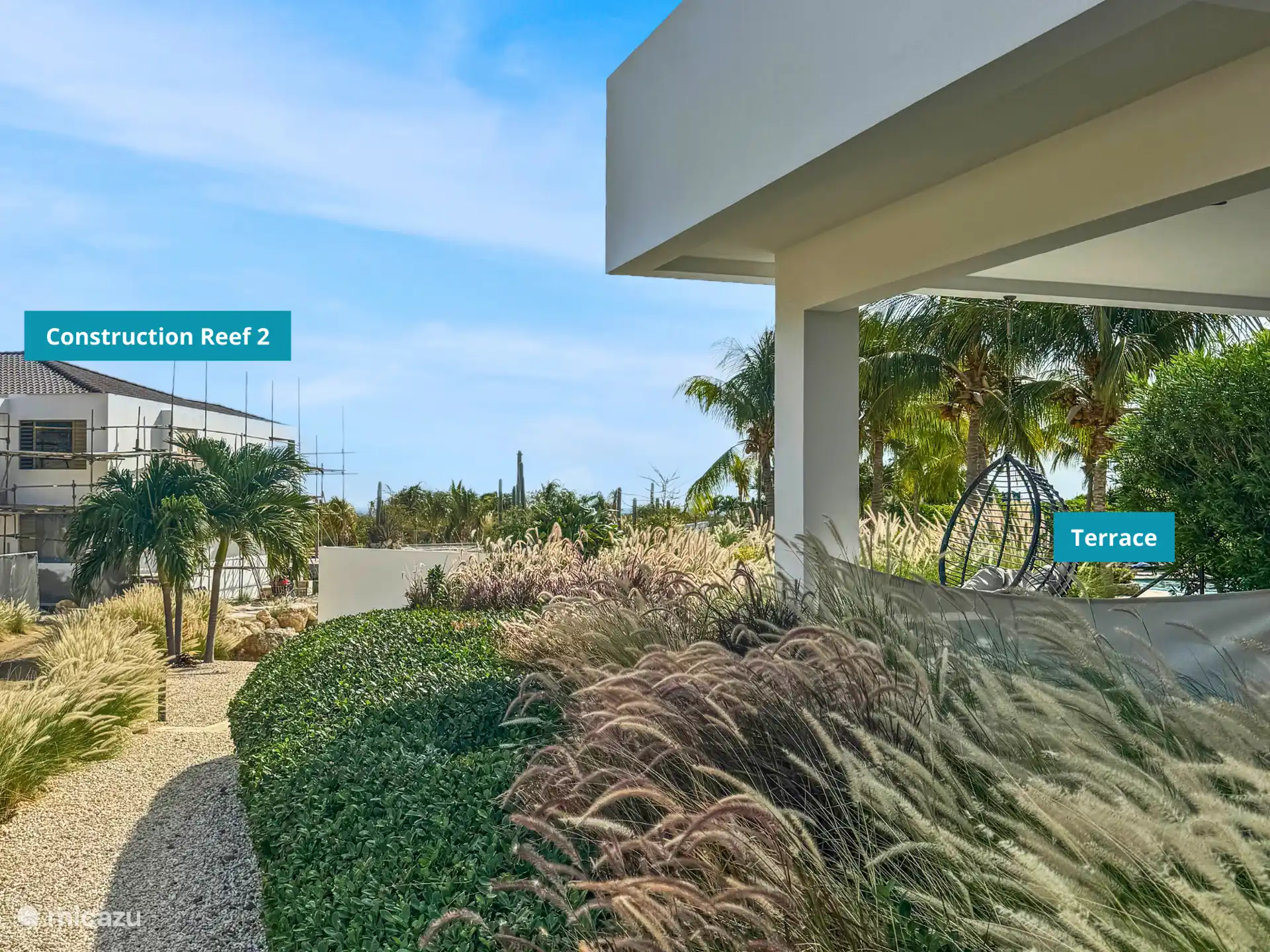 La construcción está en marcha junto al complejo. La interrupción de esto varía de una semana a otra.