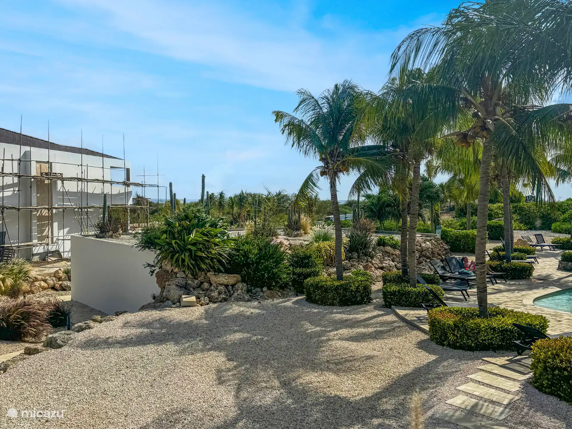 La vista desde la piscina.