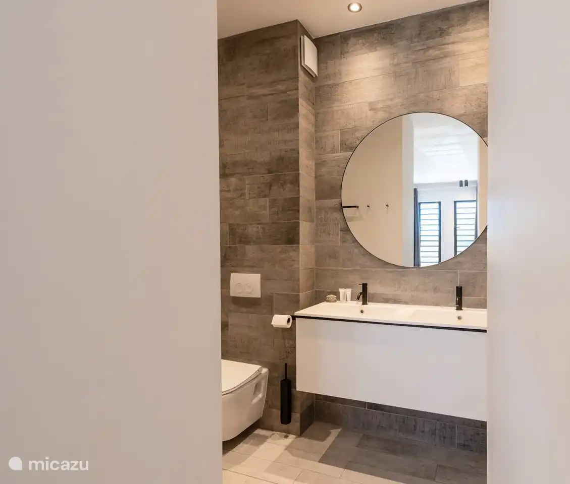 ¡Otra instantánea del lujoso baño!