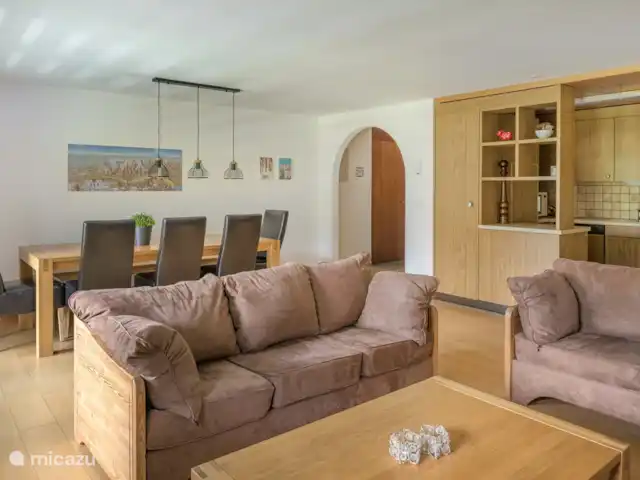 Eilander Sunshine en Suiza, Valais, Fiesch - apartamento 1 amplio salón-comedor con cocina abierta