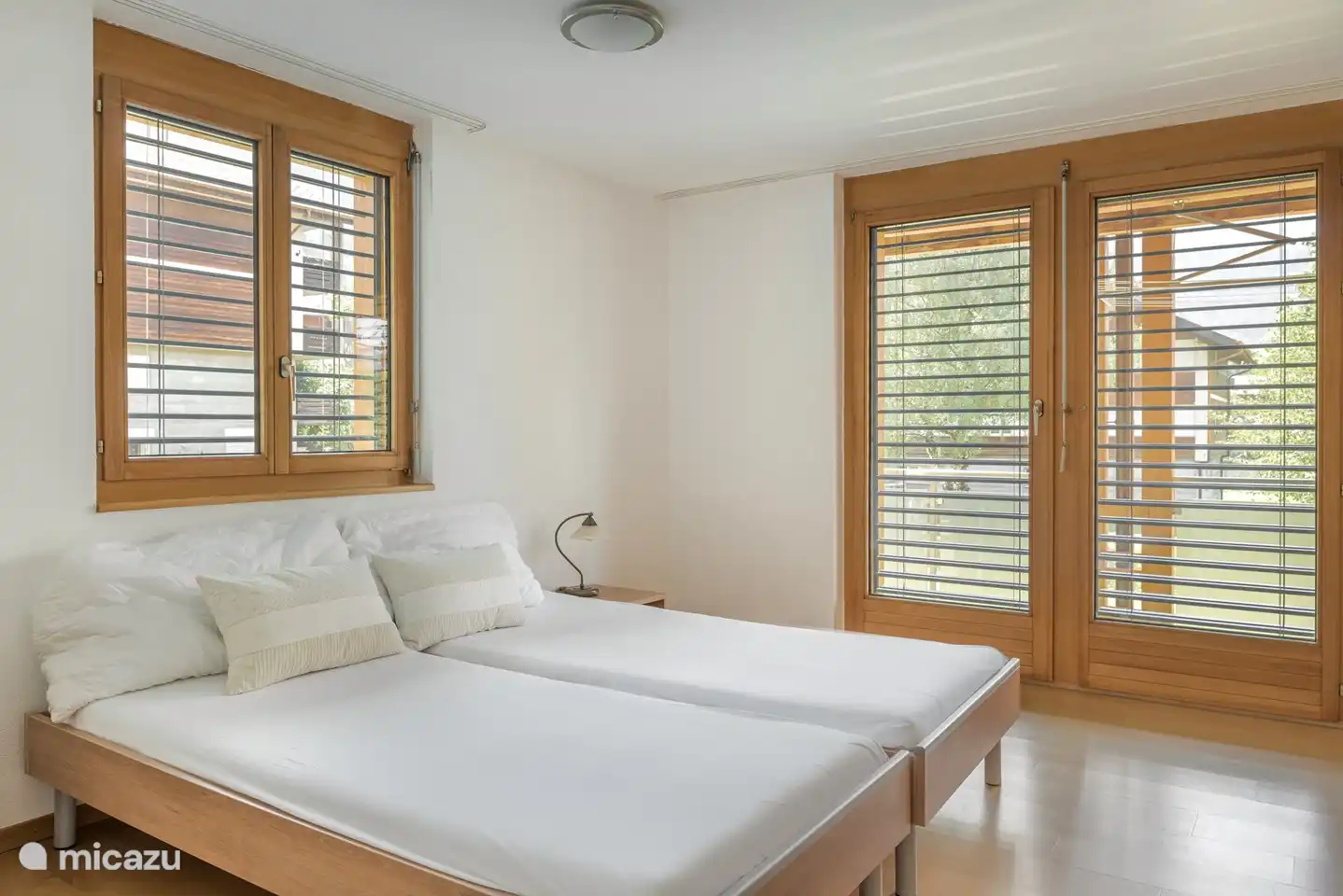  Schlafzimmer mit 2 Betten