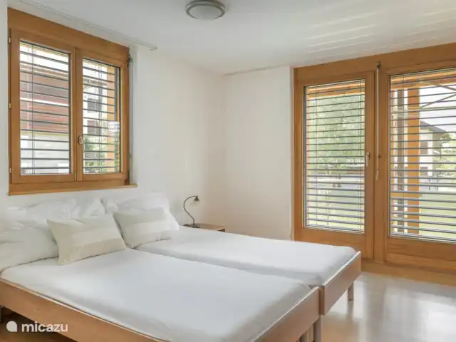 Eilander Sunshine en Suiza, Valais, Fiesch - apartamento Dormitorio con 2 camas