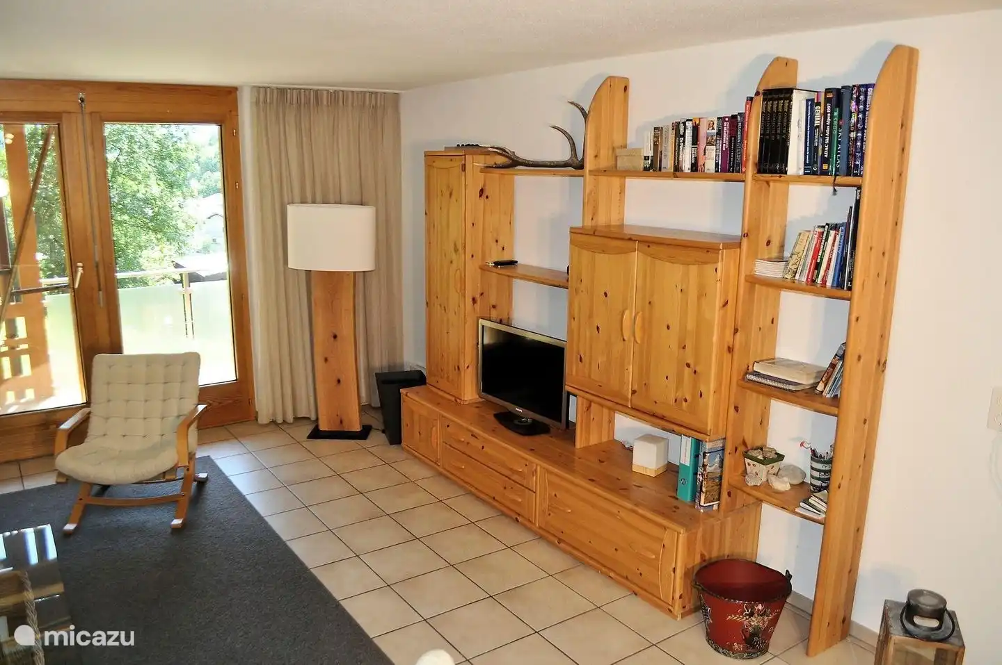 Es ist eine geräumige und helle Wohnung (110 m2) mit 8 Schlafplätzen befindet sich im ersten Stock, verteilt auf 3 geräumige Schlafzimmer. 