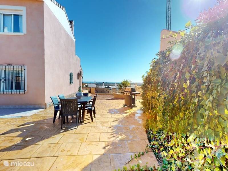 Vakantiehuis Spanje, Costa Blanca, Muchamiel - Alicante Chalet Prachtig huis met uitzicht op de tuin en de zee