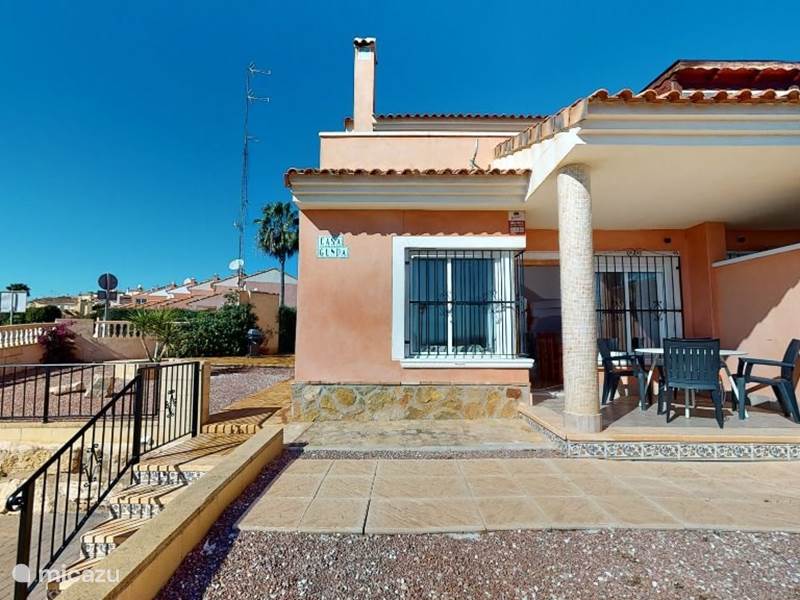 Vakantiehuis Spanje, Costa Blanca, Muchamiel - Alicante Chalet Prachtig huis met uitzicht op de tuin en de zee