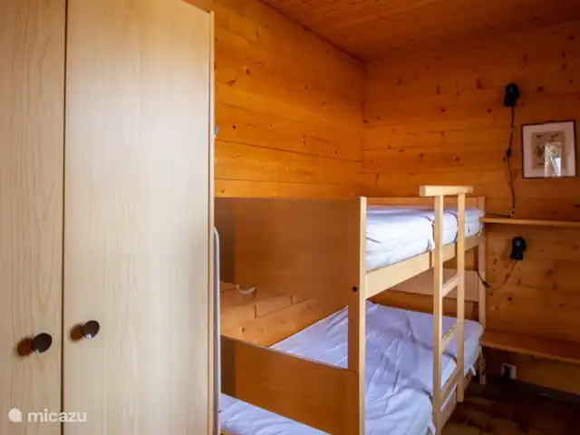 Stachelbeere OG | Suisse, Valais, Fiesch - appartement Chambre avec lits superposés