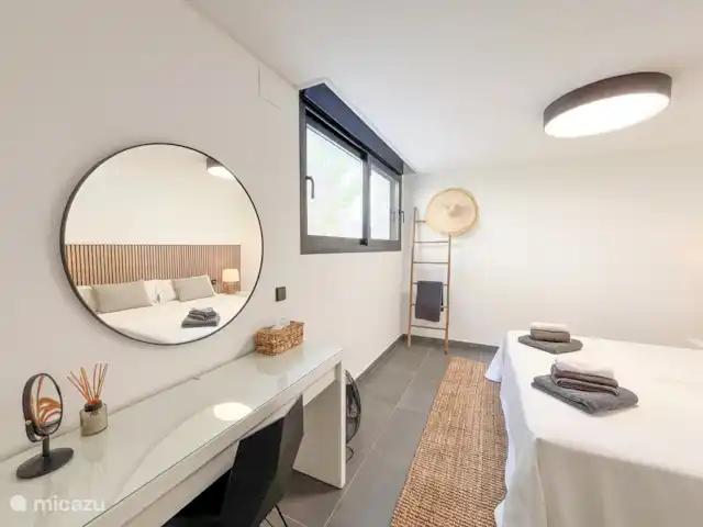 Villa Mostalla | Espagne, Costa Blanca, Pego - villa Chambre 5 - 2x lit 1 personne, peuvent être séparés les uns des autres. Equipé d’une armoire spacieuse et d’une salle de bain privée avec toilettes.