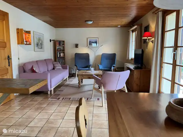 Wasserhügeli en Suiza, Valais, Fiesch - apartamento El apartamento consta de salón-comedor con cocina abierta