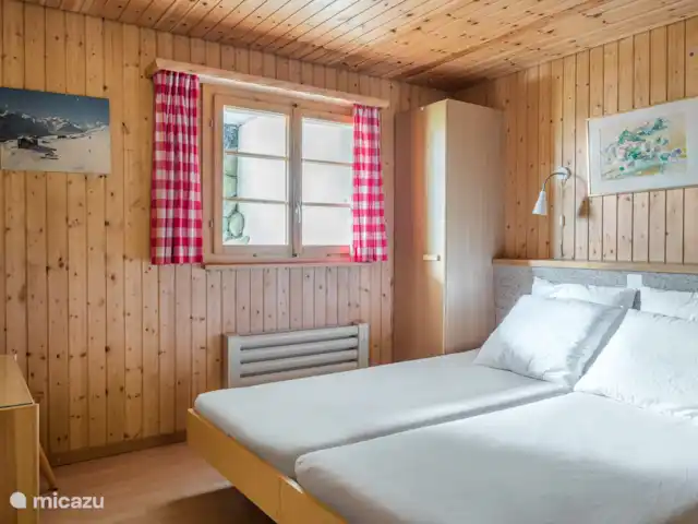 Wasserhügeli en Suiza, Valais, Fiesch - apartamento 1 dormitorio con 2 camas