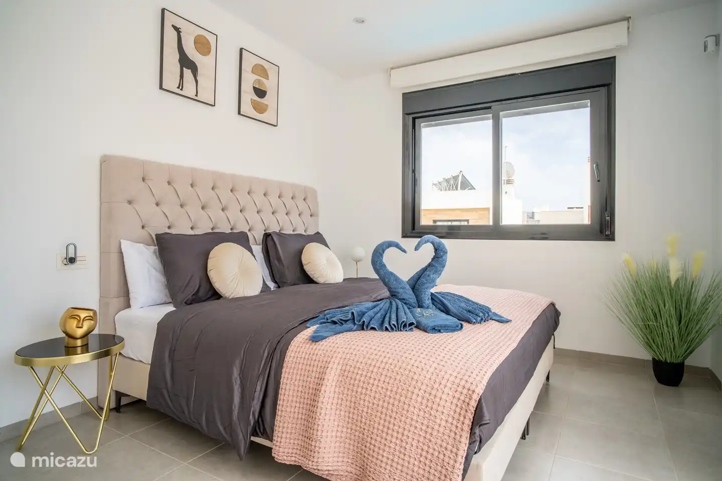 Schlafzimmer 3
Doppelbett
1. Etage