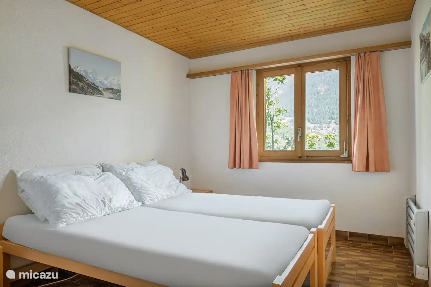 Slaapkamer met 2 x eenpersoonsbedden