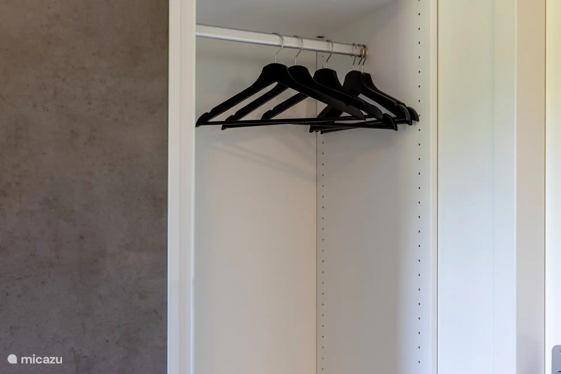 Kleiderschrank Schlafzimmer 