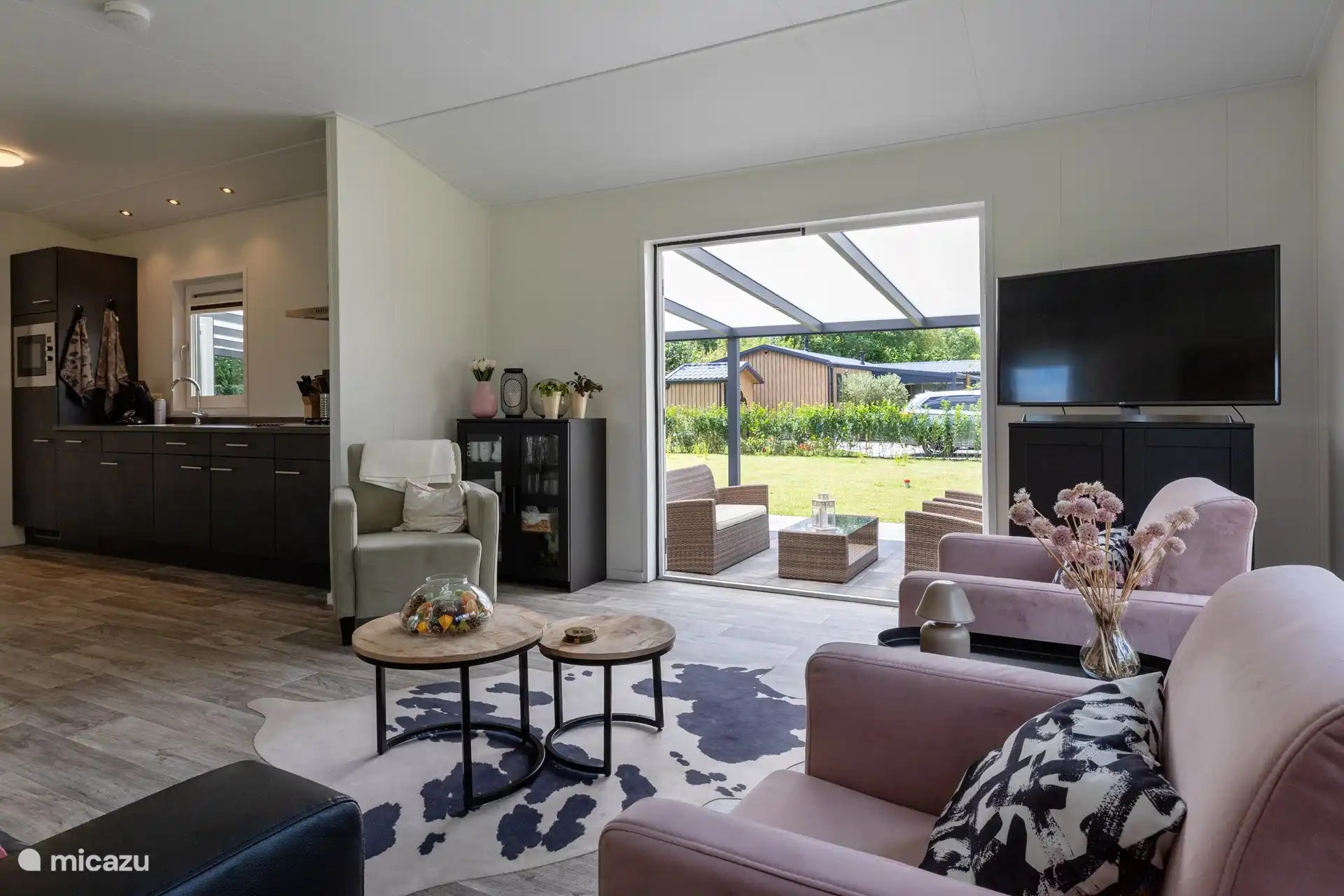 Wohnzimmer und Terrasse