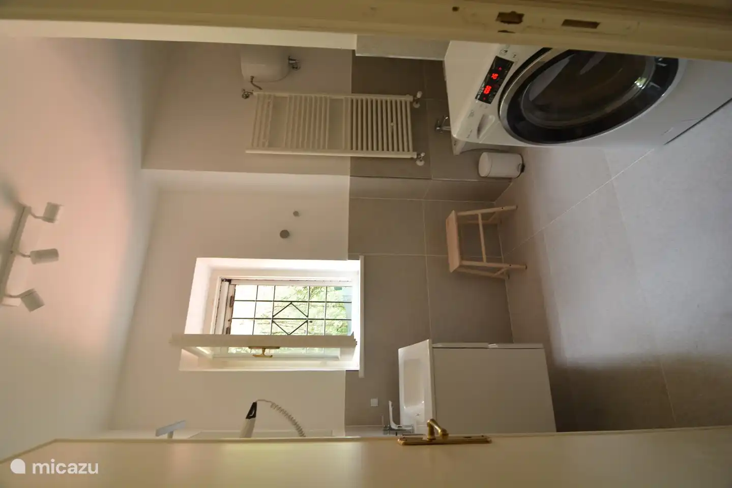 Salle de bain en bas