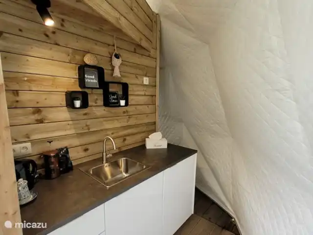 Authentique maison de vacances Parkhoeve | Belgique, Limbourg, Beringen - maison de vacances cuisine dans une tente glamping