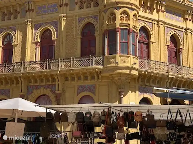Casa la Vinya appartement Muntanya | Espagne, Costa Brava, Sant Feliu de Guíxols - appartement L'agréable marché dominical de Sant Feliu.