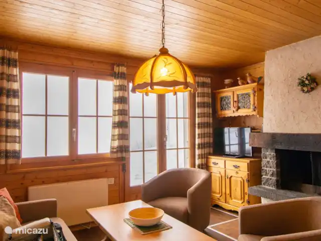 Location de Vacances Suisse, Valais, Bettmeralp, appartement - Toggi EG Le Toggi dispose de deux appartements indépendants de 3.5 pièces, disposant chacun d'un vestibule et vestiaire, séjour avec cheminée, cuisine ouverte