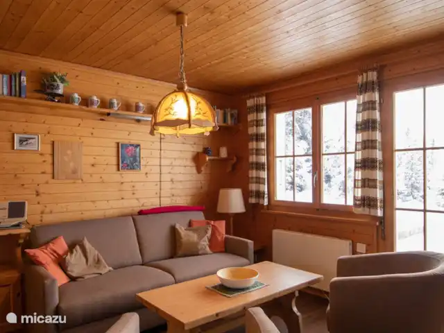 Location de Vacances Suisse, Valais, Bettmeralp, appartement - Toggi EG Le Toggi dispose de deux appartements indépendants de 3.5 pièces, disposant chacun d'un vestibule et vestiaire, séjour avec cheminée, cuisine ouverte