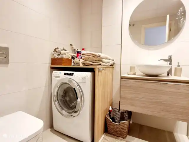 Rosies Place | Espagne, Costa del Sol, Marbella - appartement Machine à laver disponible dans la deuxième salle de bain de l’appartement