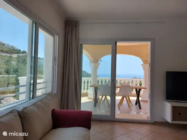 villa huren in Spanje, Costa Blanca, Moraira – Vall Paradijs Uitzicht vanaf de bank in de woonkamer naar de naya