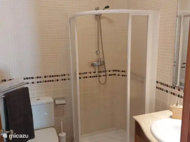 villa huren in Spanje, Costa Blanca, Moraira – Vall Paradijs douche beneden