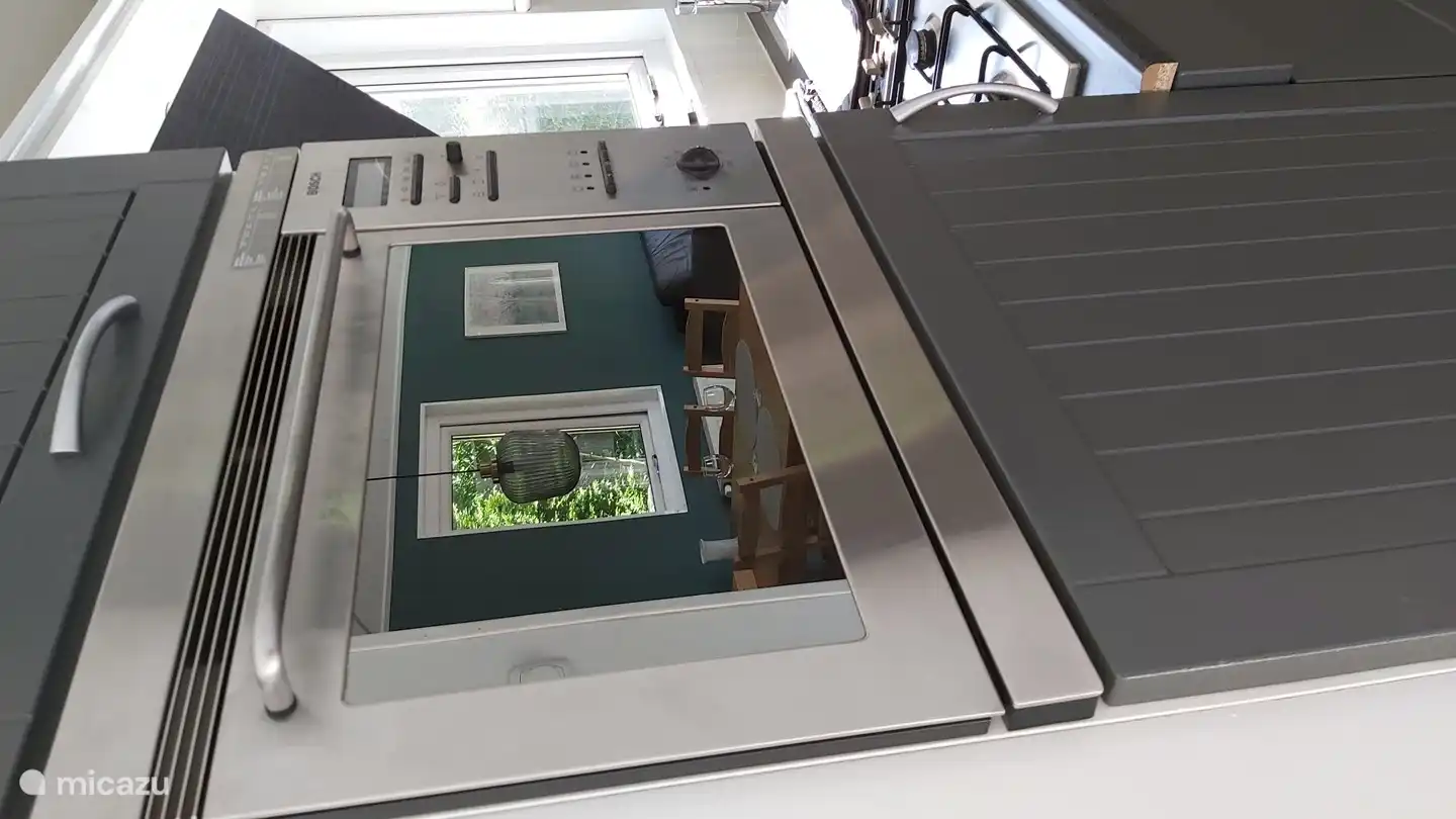 Combiné four/micro-onde.