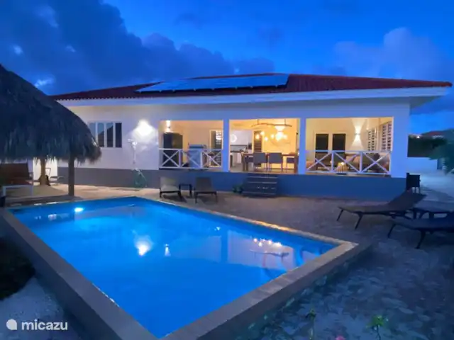 Cas curadise en Curazao, Bandabou (oeste), Fontein - villa Casa en la parte trasera con vista desde la piscina