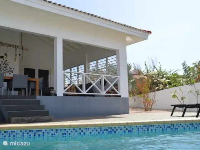 Cas curadise en Curazao, Bandabou (oeste), Fontein - villa Terraza con sala de estar fuera de la sala de estar