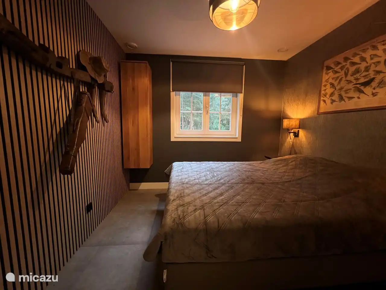 Chambre 2, également avec un lit de 160 x 200. Equipée de rideaux occultants et penderie.