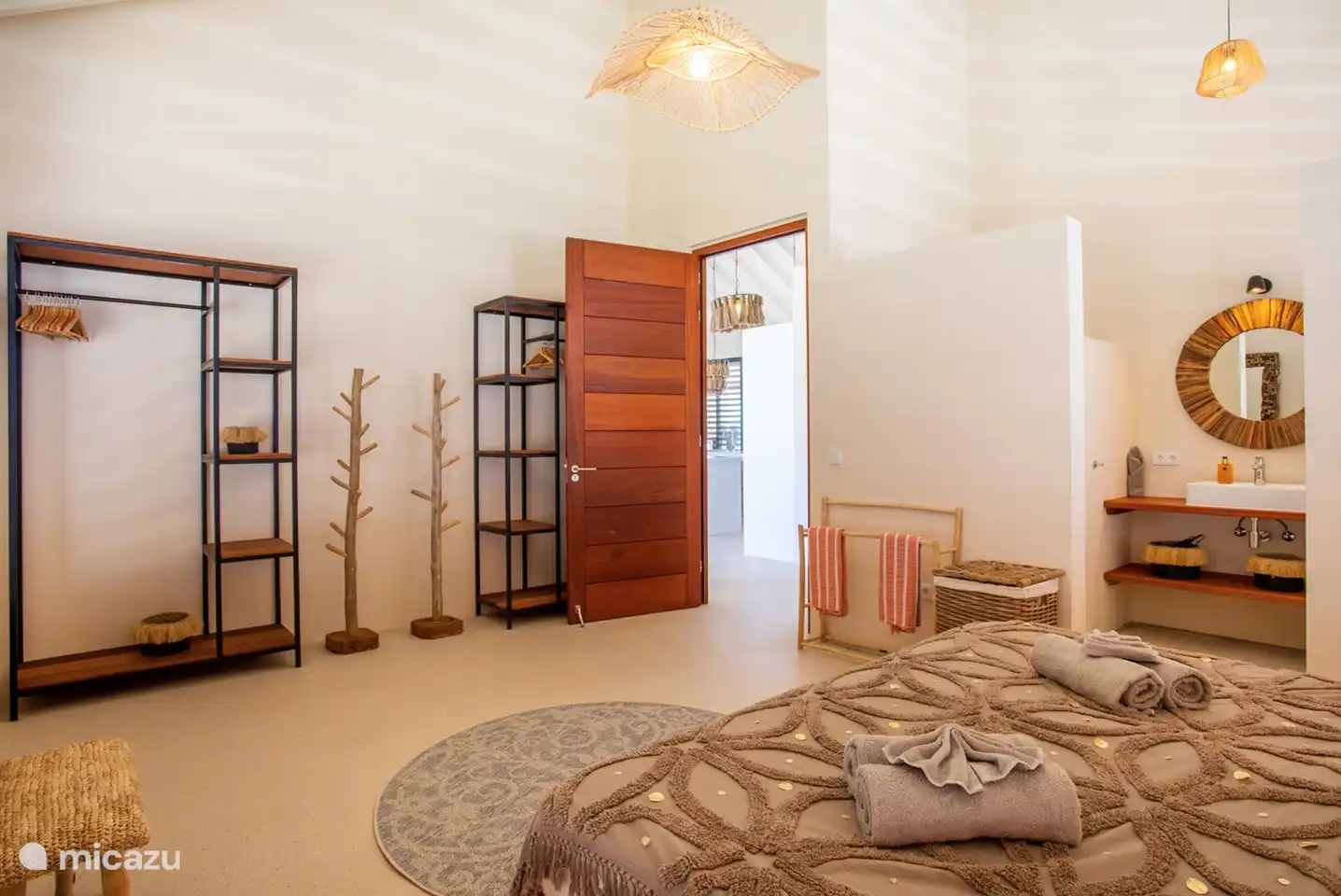 Each bedroom has an en-suite bathroom