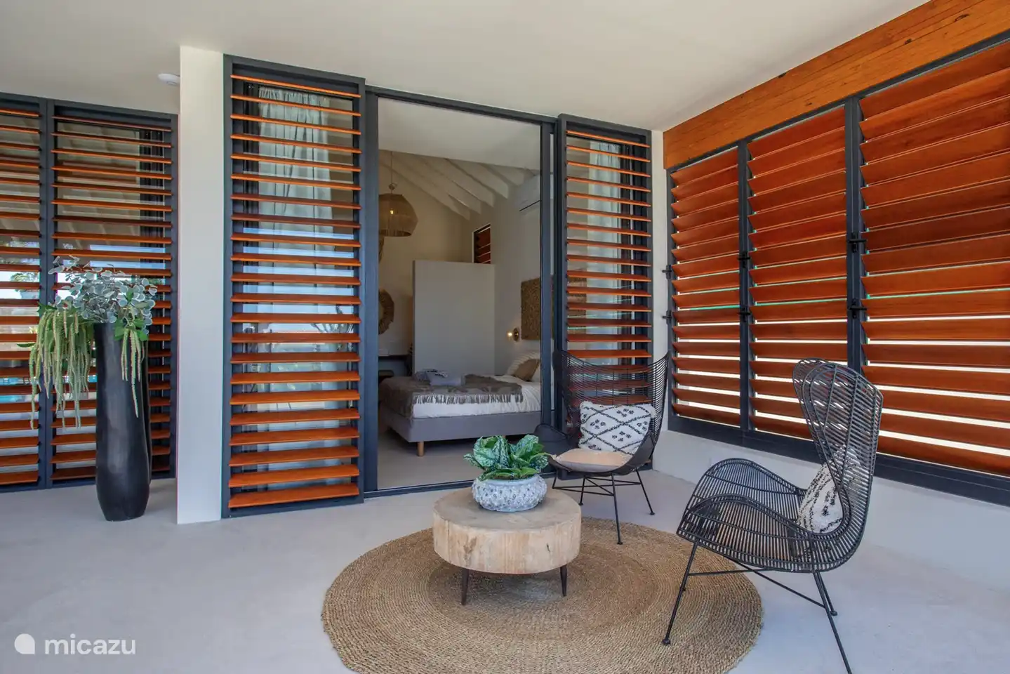 Nice sitting area for the porch.