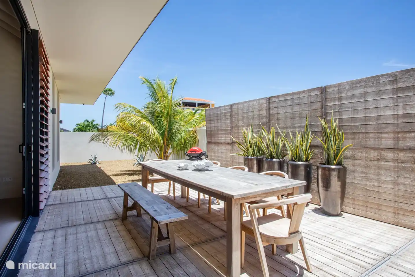 You can also sit at this table with 8 people.