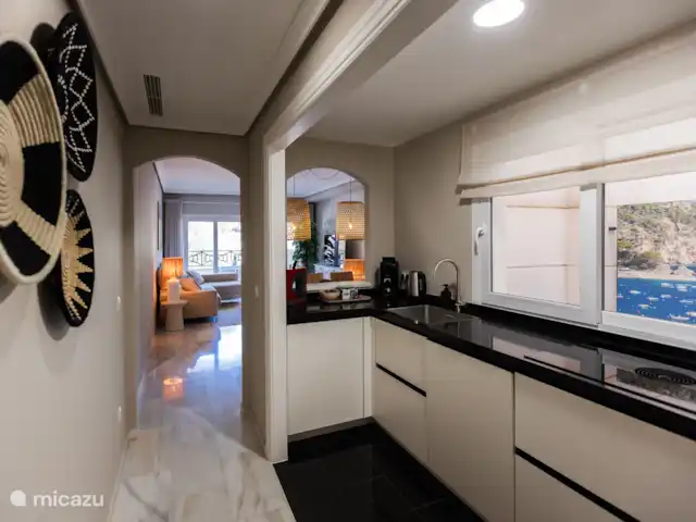 appartement huren in Spanje, Costa Blanca, Calpe – Appartement Calpe Moderne keuken met vaatwasser en Bora inductie kookplaat