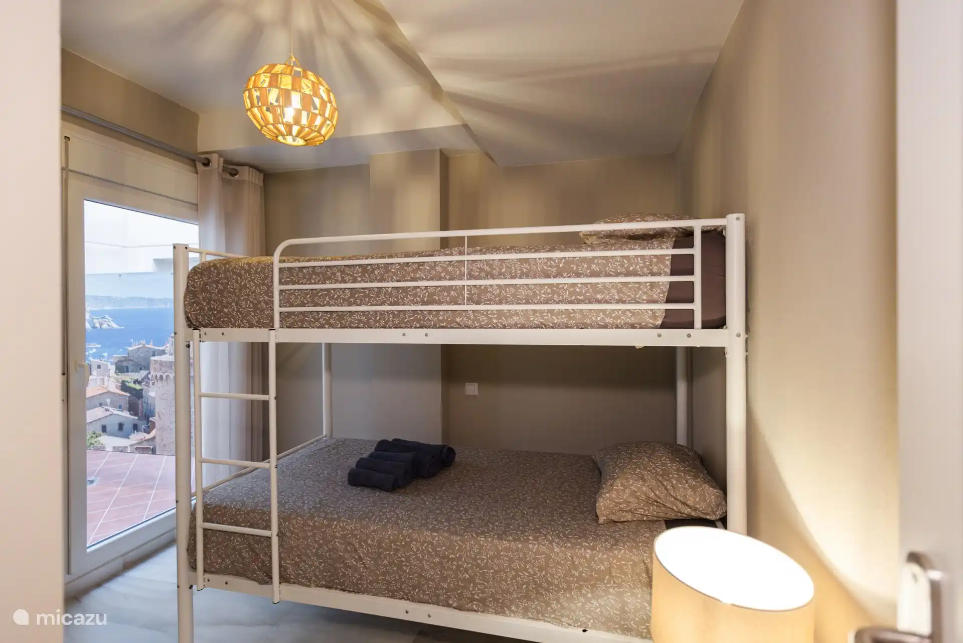 Chambre avec lits superposés