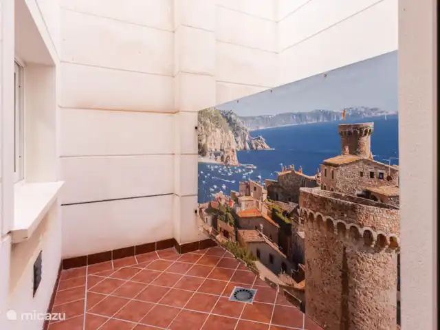 appartement huren in Spanje, Costa Blanca, Calpe – Appartement Calpe Binnenplaats vanuit slaapkamer stapelbed