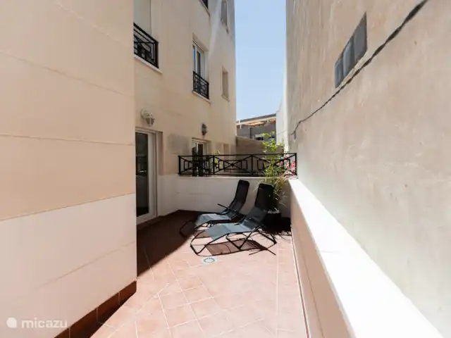 appartement huren in Spanje, Costa Blanca, Calpe – Appartement Calpe Terras achterkant appartement vanuit de grote slaapkamer