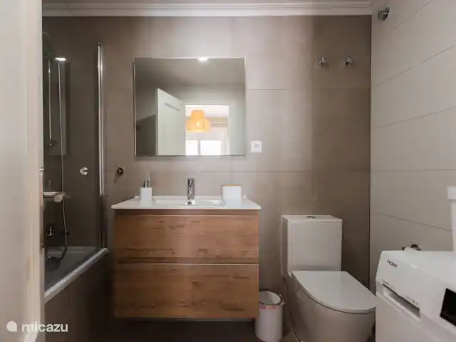appartement huren in Spanje, Costa Blanca, Calpe – Appartement Calpe Badkamer met wastafel