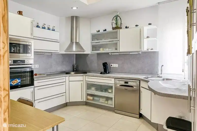 descripción completa de la cocina