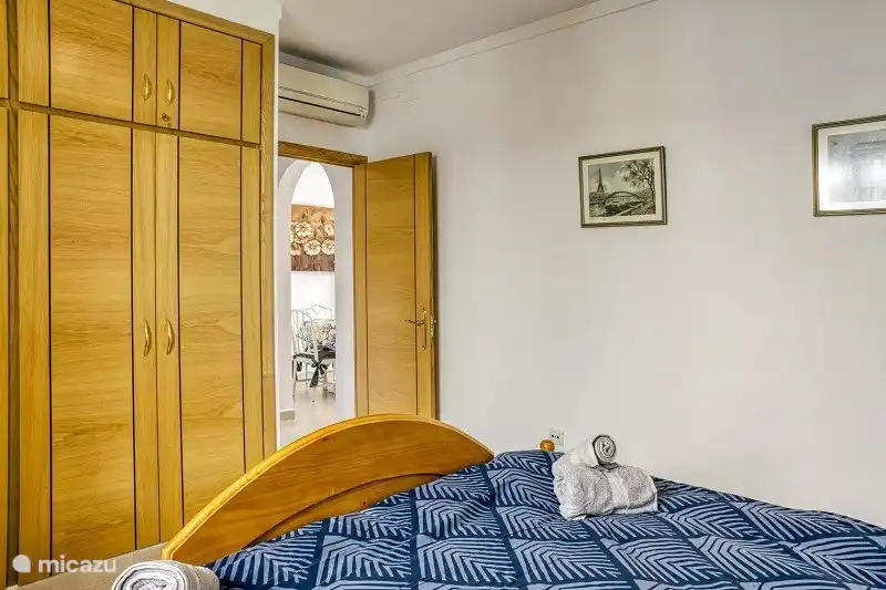 dormitorio 1 con 2 camas individuales