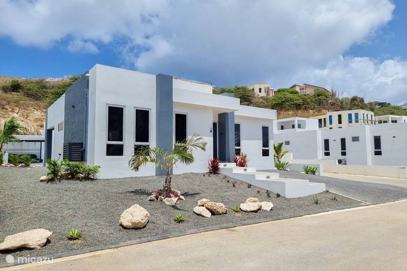 Vakantiehuis Curaçao, Banda Ariba (oost), Mambo Beach Villa Casa RCR loopafstand van Mambo Beach